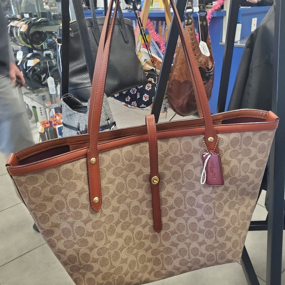 Coach Large Handbag - Picture 4 of 5